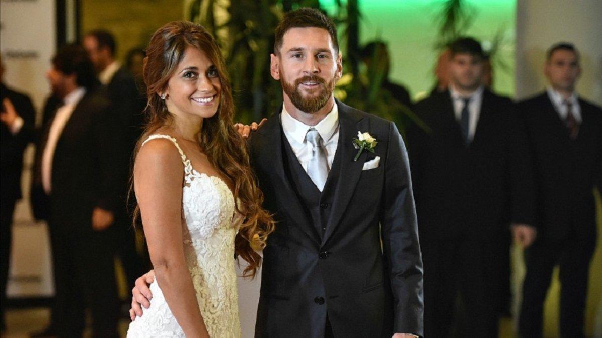 Antonella Roccuzzo felicita a sus fans con una foto familiar | El Diario de Hoy