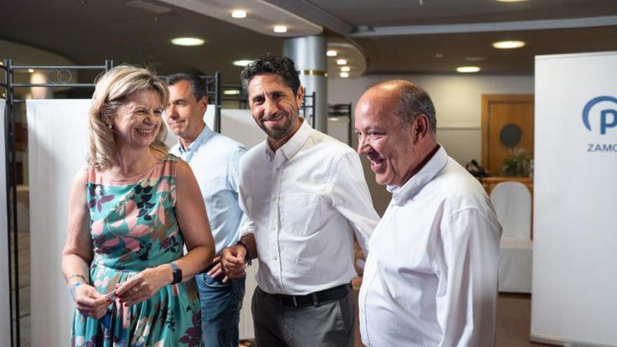 Elvira Velasco, Fernando Martínez-Maíllo, Óscar Ramajo y José María Barrios en la noche electoral.