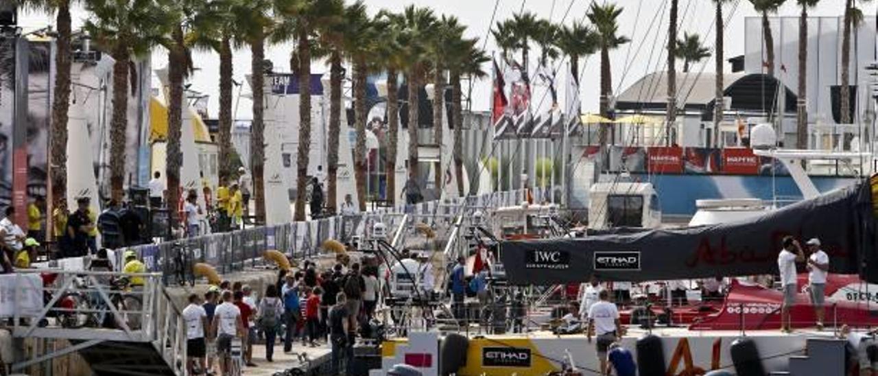 Embarcaciones atracadas junto al Village de la Volvo Ocean Race en 2014, financiado por la Sociedad Proyectos Temáticos de la Comunidad Valenciana.