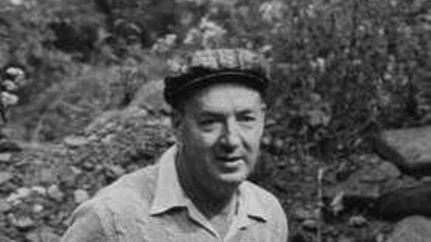 Vladimir Nabokov, en una de sus salidas en busca de mariposas.