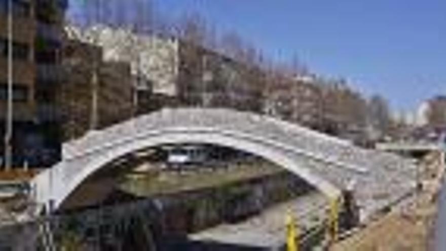 El pont ja comença a lluir com l&#039;estructura que va ser al segle XIV.