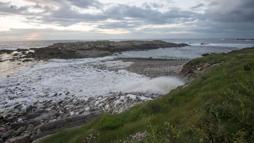 La depuradora contrata la obra para evitar que el agua del mar entre en la red tras años sin cumplir la ley