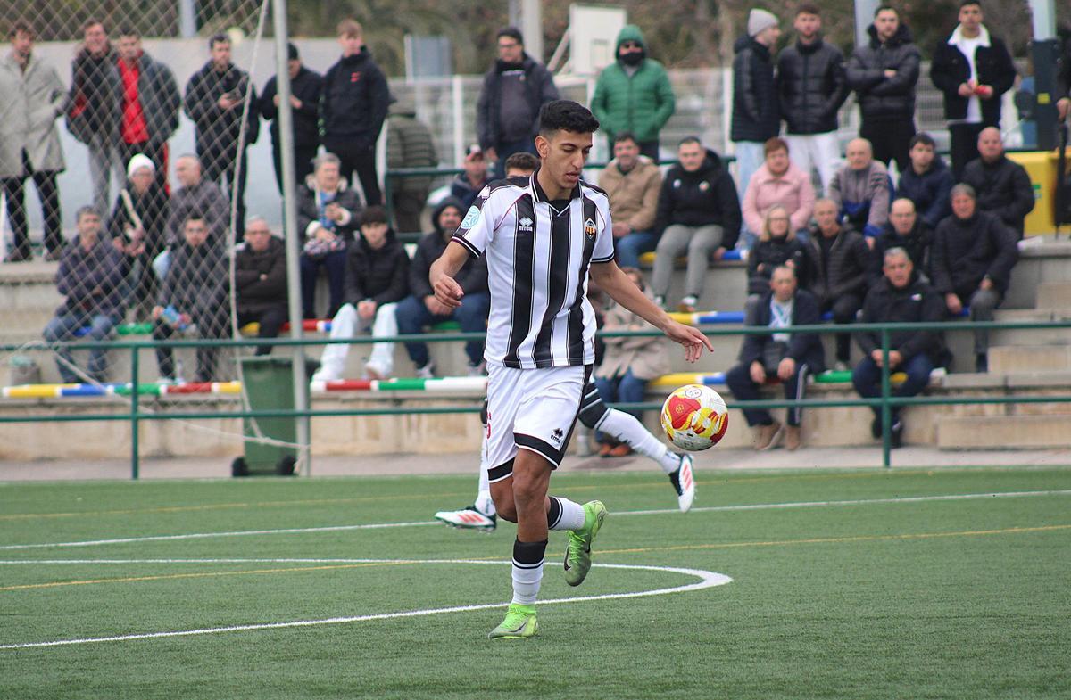 Ismael Fadel viaja con el primer equipo para cerrar la convocatoria.