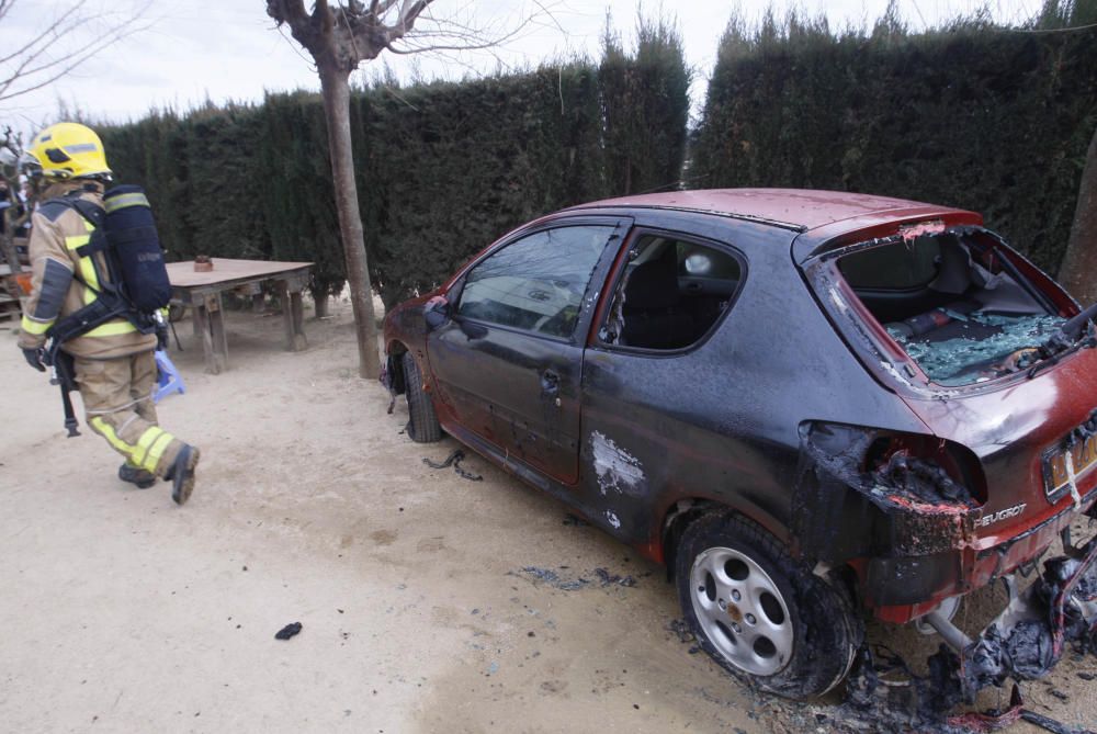 Incendi en una hípica de Salt