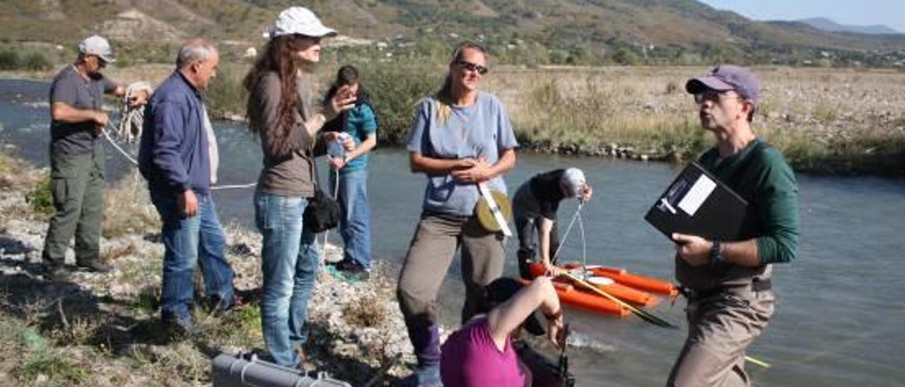 Un profesor de la UPV enseña en Georgia cómo evitar que las industrias sequen los ríos