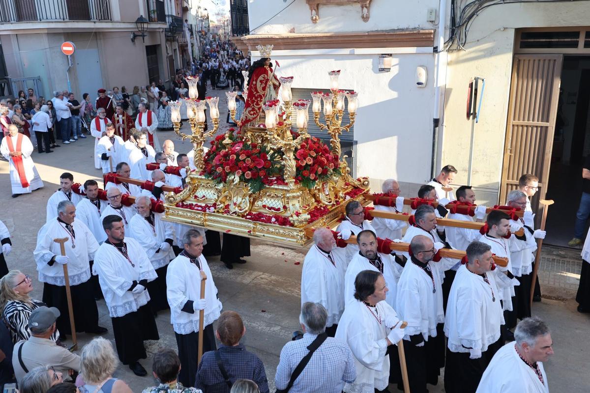 Almassora muestra su devoción a su patrona