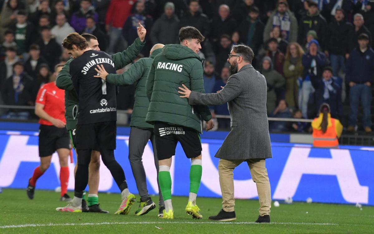 Un Dépor sin fortuna ni puntería cae en Riazor contra el Racing de Santander
