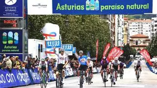 Isaac Del Toro, una estrella que se ilumina en Asturias: la crónica de José Enrique Cima del final de la Vuelta a Asturias