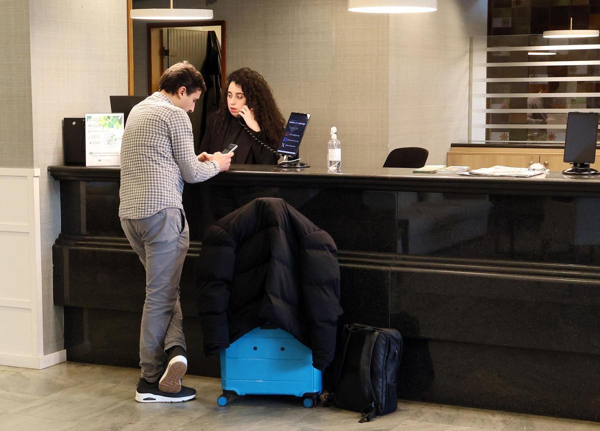 Una recepción de un hotel.