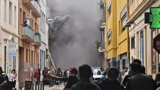Una explosión de una bombona de butano deja ocho heridos y obliga a desalojar un edificio en Barcelona