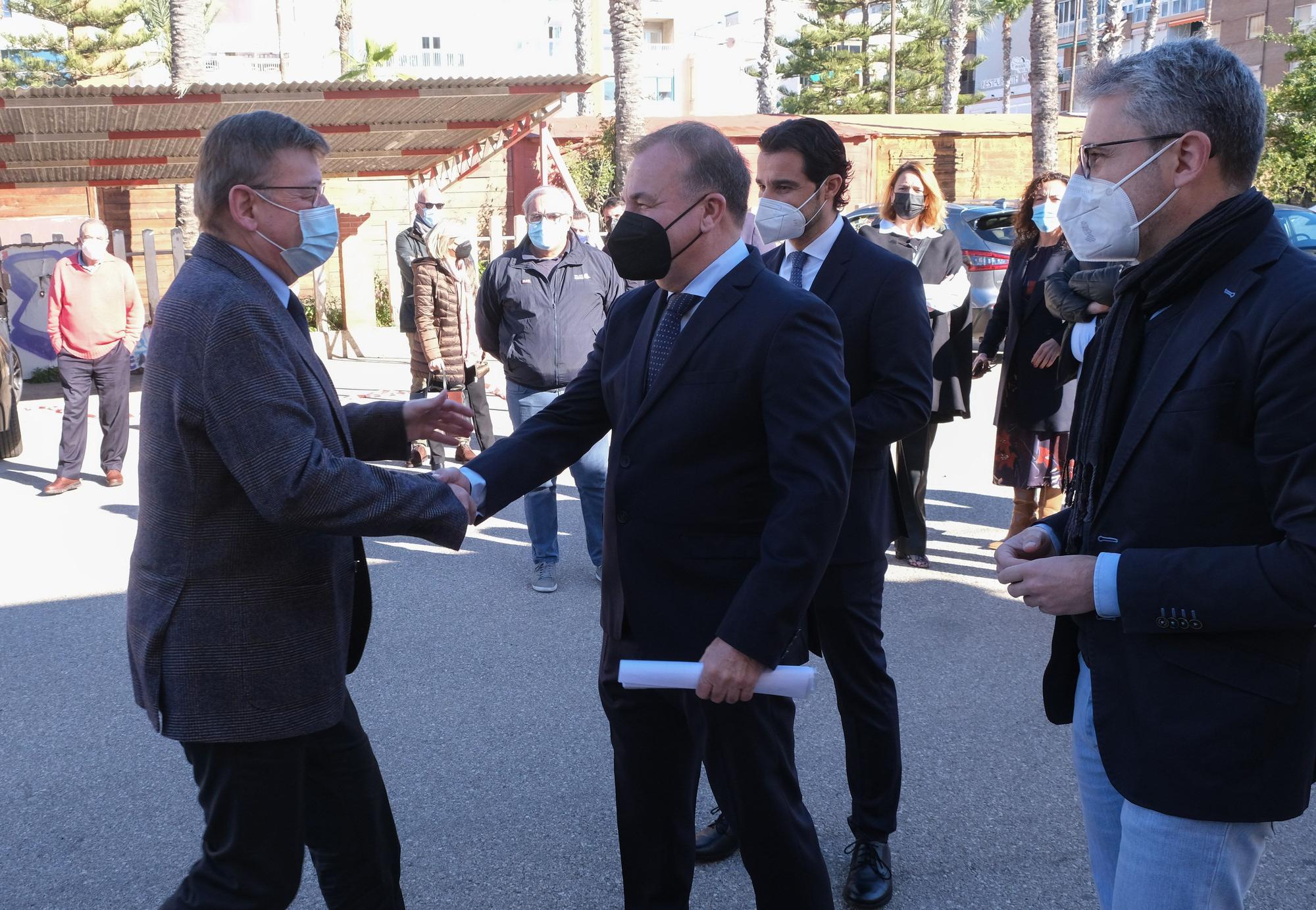 Presentación del proyecto de una nueva superficie comercial y de ocio en la zona portuaria de Torrevieja con la presencia de el presidente Ximo Puig, el conseller Arcadi España, el alcalde Eduardo Dolón y el empresario Enrique Riquelme