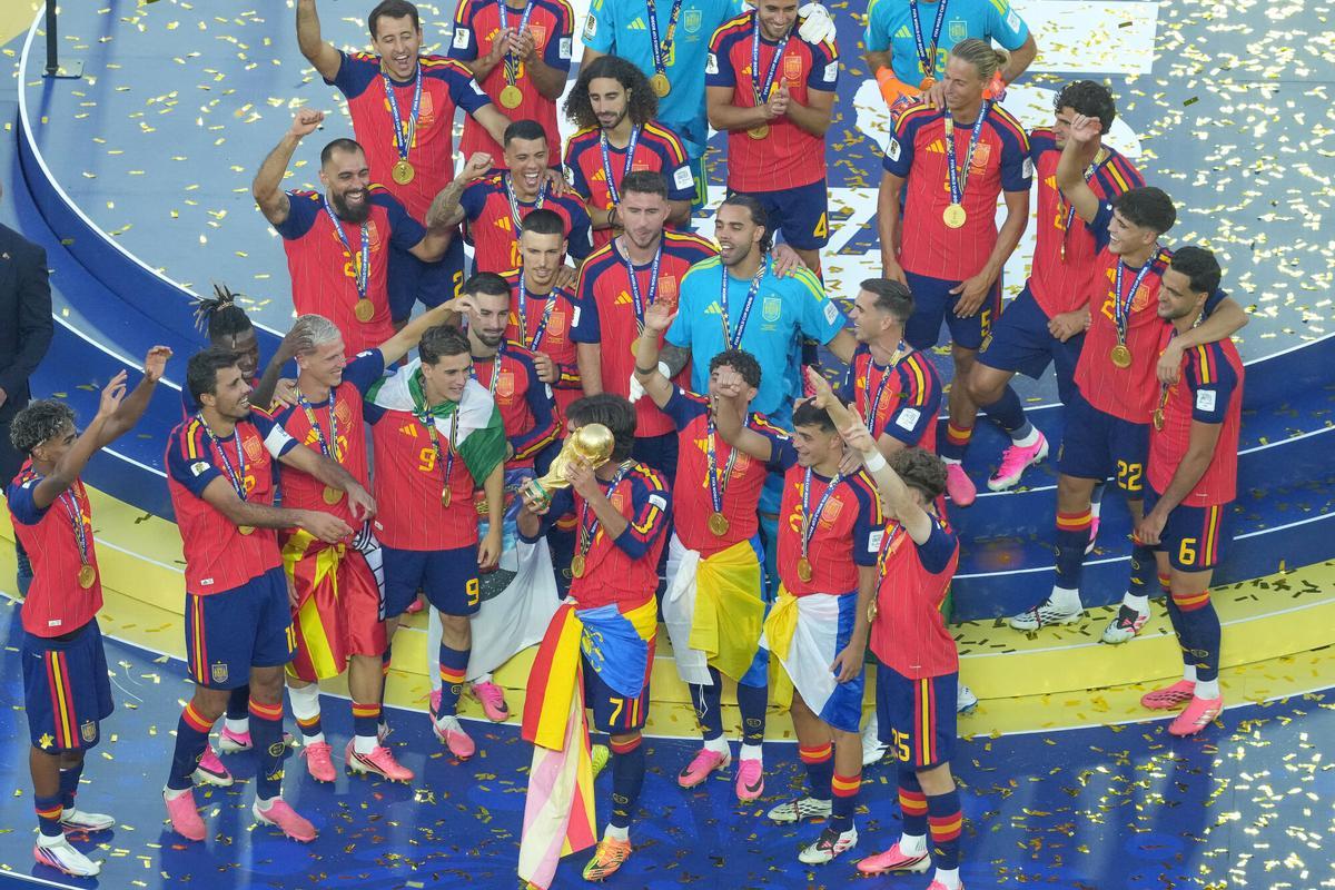 «Futbol 1 – Delinqüents 0»: la premsa internacional lloa Espanya i retreu la duresa d’Argentina