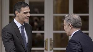 Sánchez i Feijóo fa un any que no es reuneixen malgrat la crisi internacional