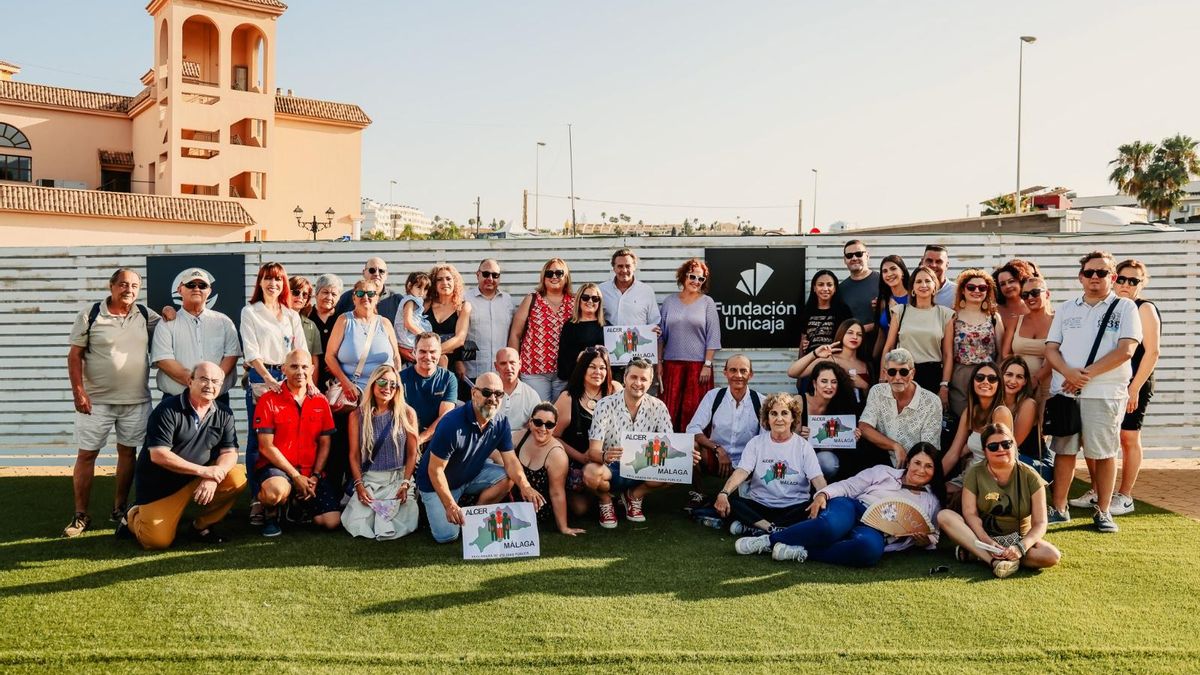 Miembros de ALCER Málaga estuvieron en el concierto por el décimo aniversario de Marenostrum Fuengirola.
