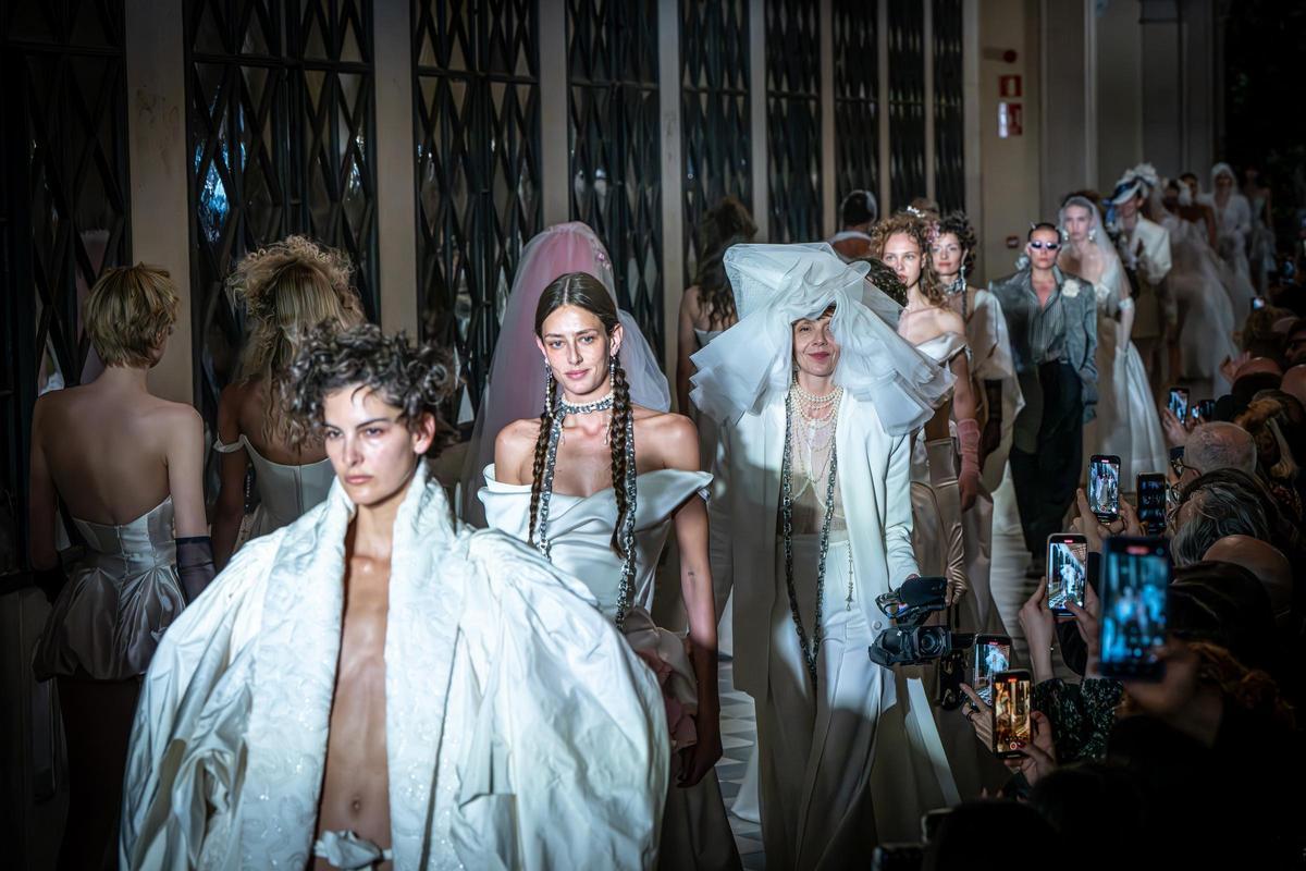 Barcelona Bridal Night: desfile nupcial de la firma Vivienne Westwood en la Universitat de Barcelona Barcelona Bridal Night: desfile nupcial de la firma Vivienne Westwood en la Universitat de Barcelona