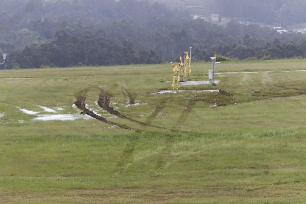 El vuelco de un camión cierra Peinador durante más de hora y media