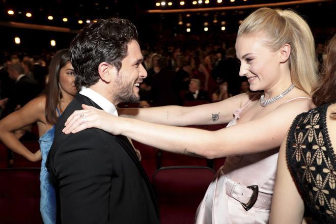 Premios Emmys 2019, Kit Harington y Sophie Turner de 'JdT'