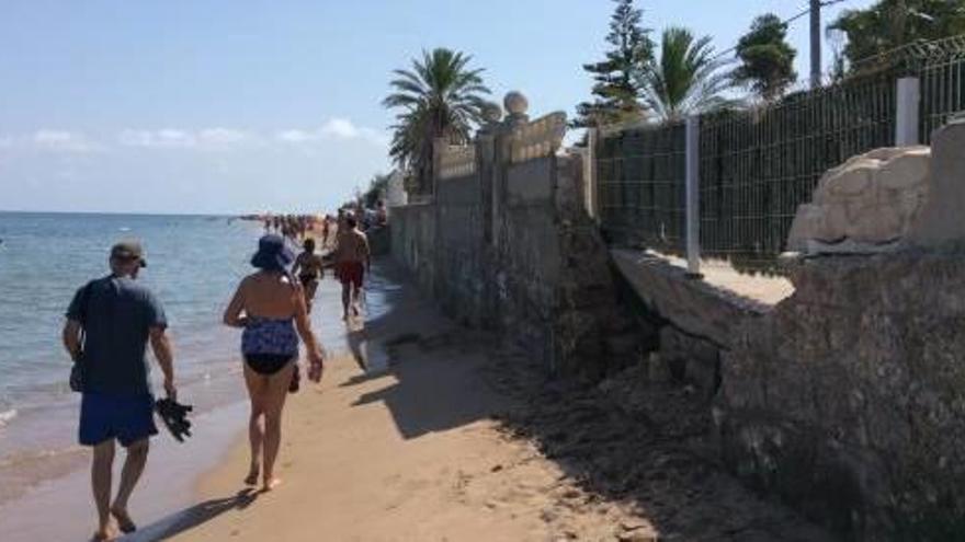 Una promotora proyecta un bloque de 4 alturas y un paseo en la playa de Dénia más erosionada