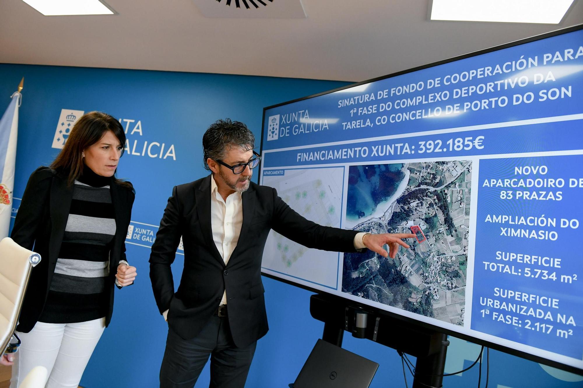 María Martínez e Luis Oujo avaliando o proxecto de mellora.