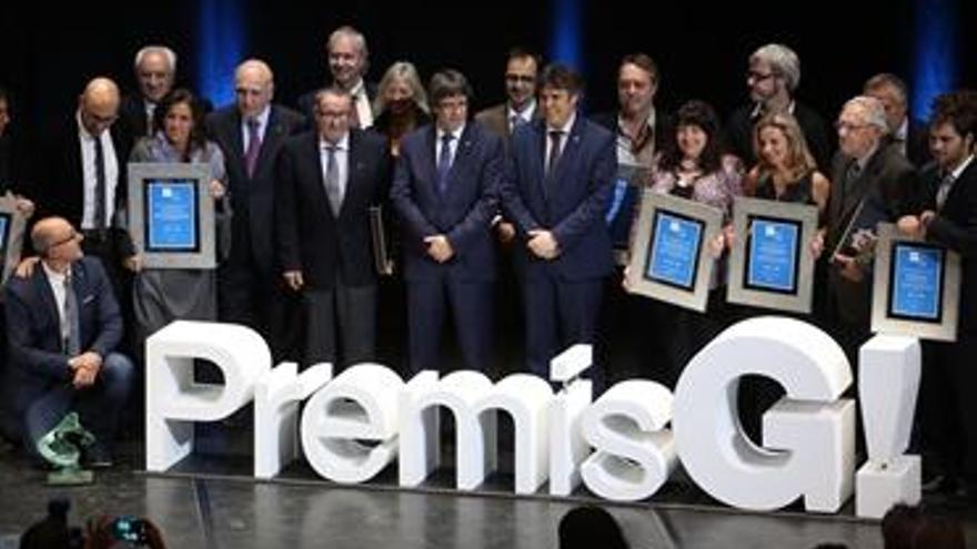 El president Puigdemont amb tots els guardonats als G!.