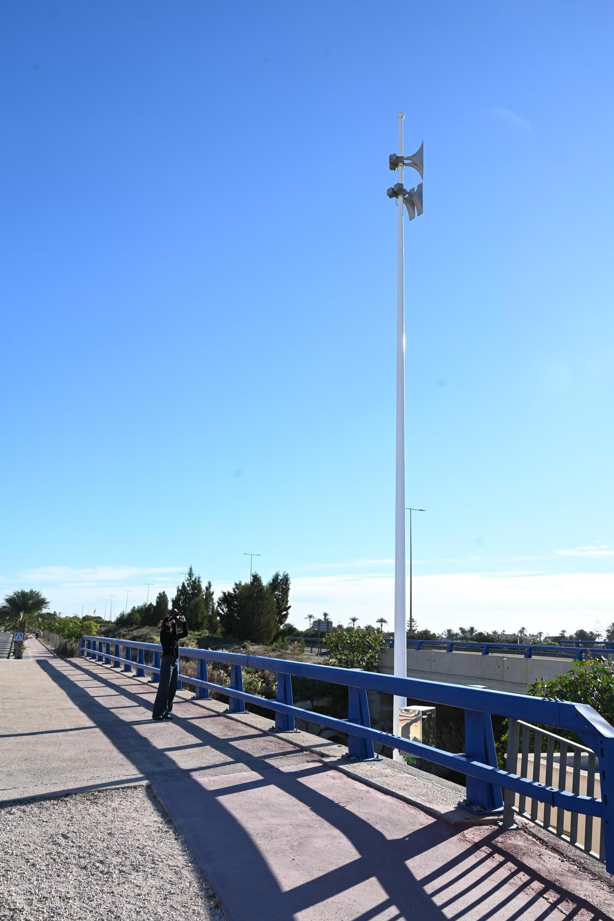 El primer dispositivo de alerta se ha instalado en el barranco de San Antón en Elche
