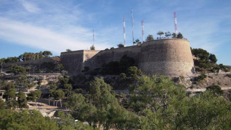 El Ayuntamiento de Alicante aprueba la construcción de la rampa exterior de acceso al castillo de San Fernando