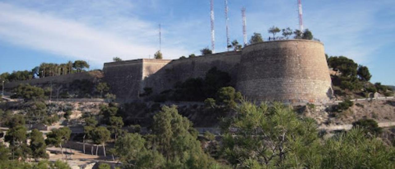 Zona de la muralla del castillo de San Fernando, donde se ejecutarán las obras.