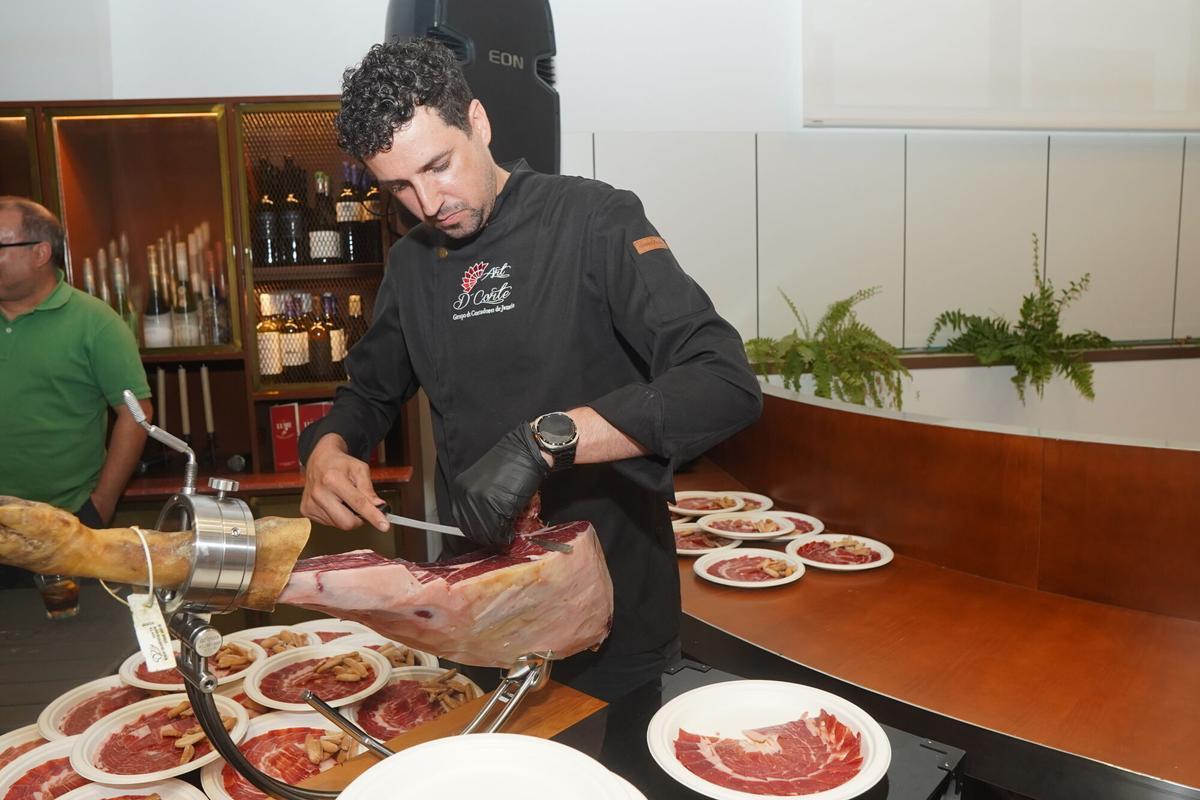 Betanzos inaugura su renovado mercado centrado en la gastronomía