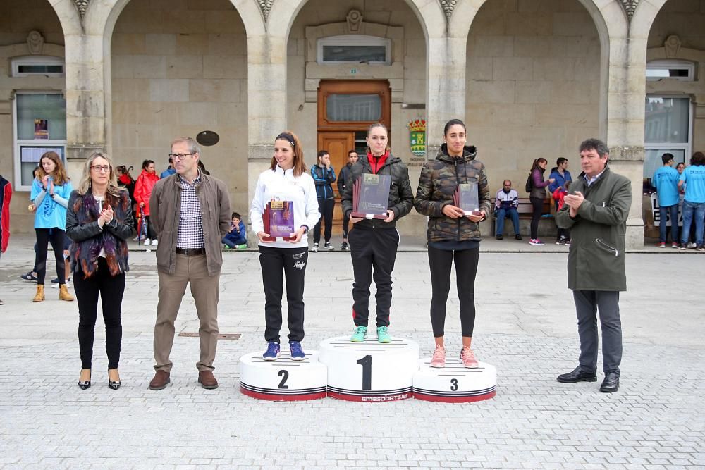 La carrera atrae a 500 atletas para completar los casi 10 kilómetros de recorrido por el casco urbano de A Estrada.