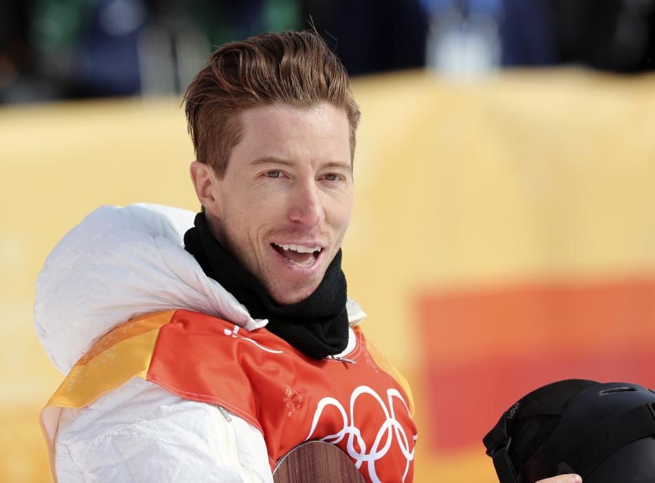 El estadounidense Shaun White, durante su calificación para la final de 'halfpipe' de Snowboard