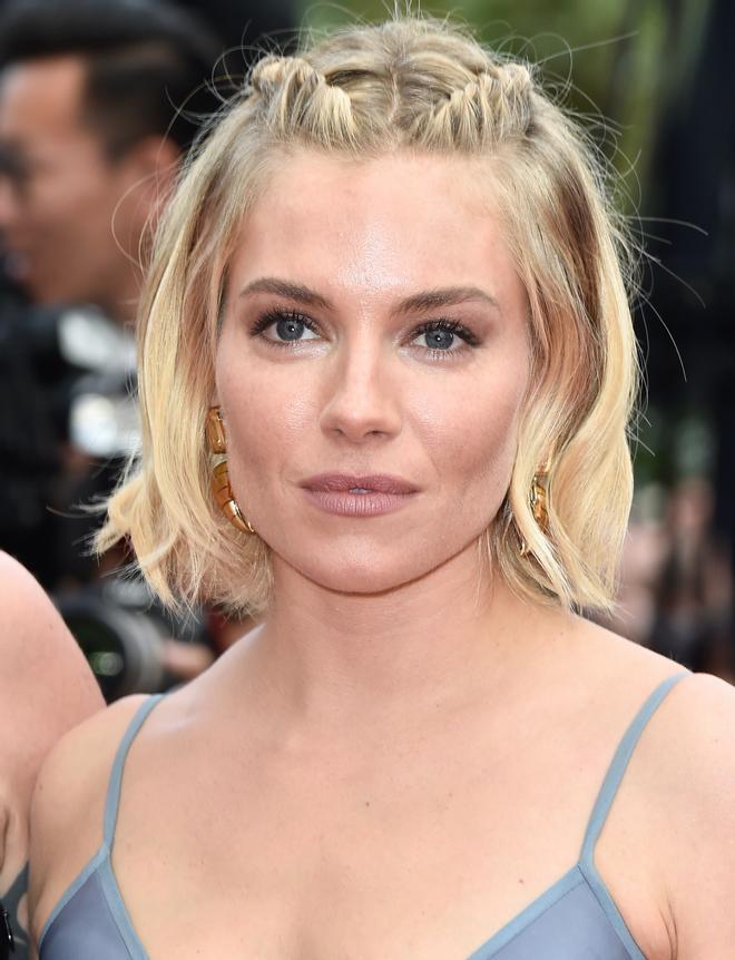 Sienna Miller con trenzas laterales