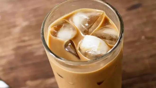 Así puedes preparar un batido de café helado para combatir la calor