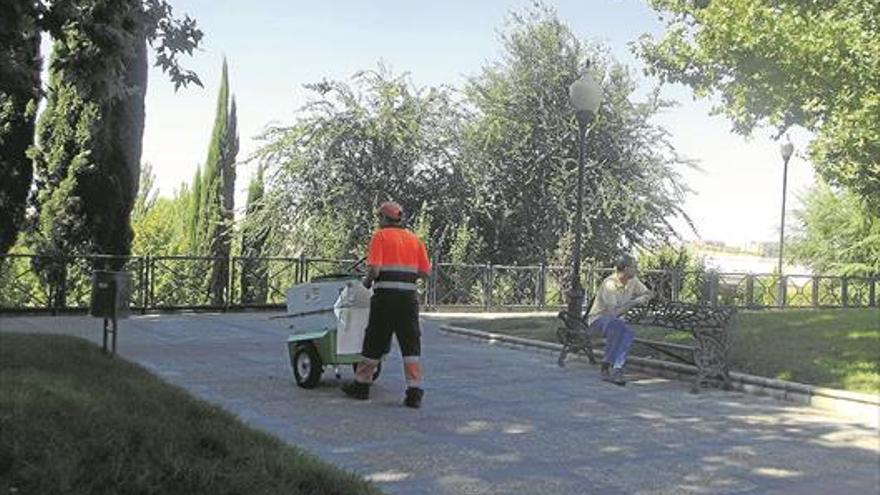 El colectivo vecinal de Mérida reclama mejoras para la limpieza de las barriadas