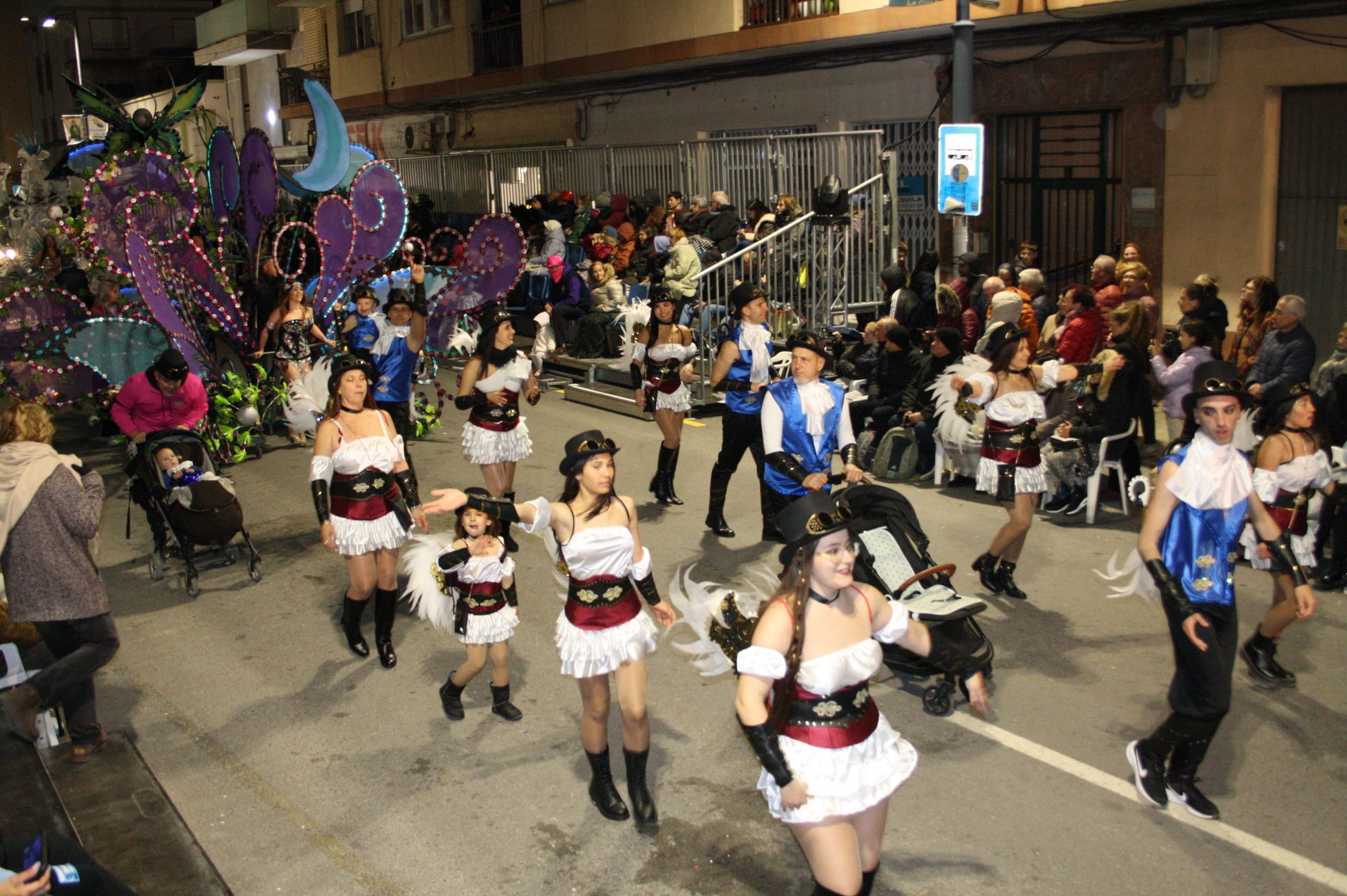 Macrogalería de fotos del primer gran desfile del Carnaval de Vinaròs