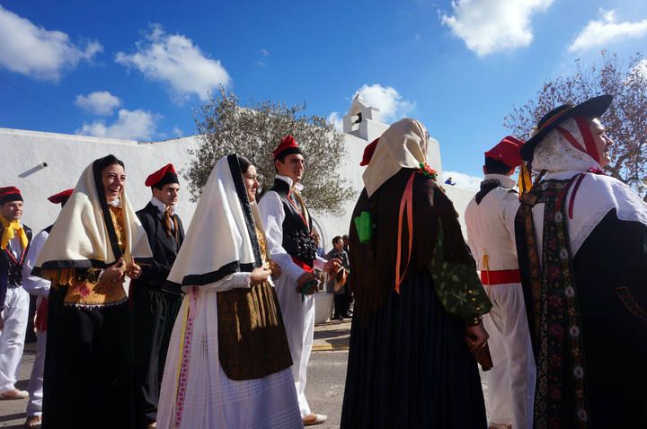 Santa Agnès se viste de gala hoy para celebrar su día grande, con la tradición y la música disco como principales protagonistas.