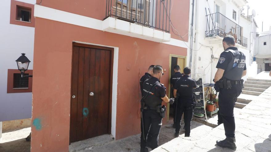Lanzamiento realizado por la Policía de Ibiza en el barrio de sa Penya.
