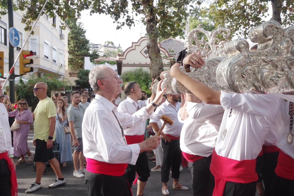 El alcalde de Málaga, Francisco de la Torre, en la procesión de la Virgen del Carmen de Pedregalejo este jueves, 16 de julio de 2026.