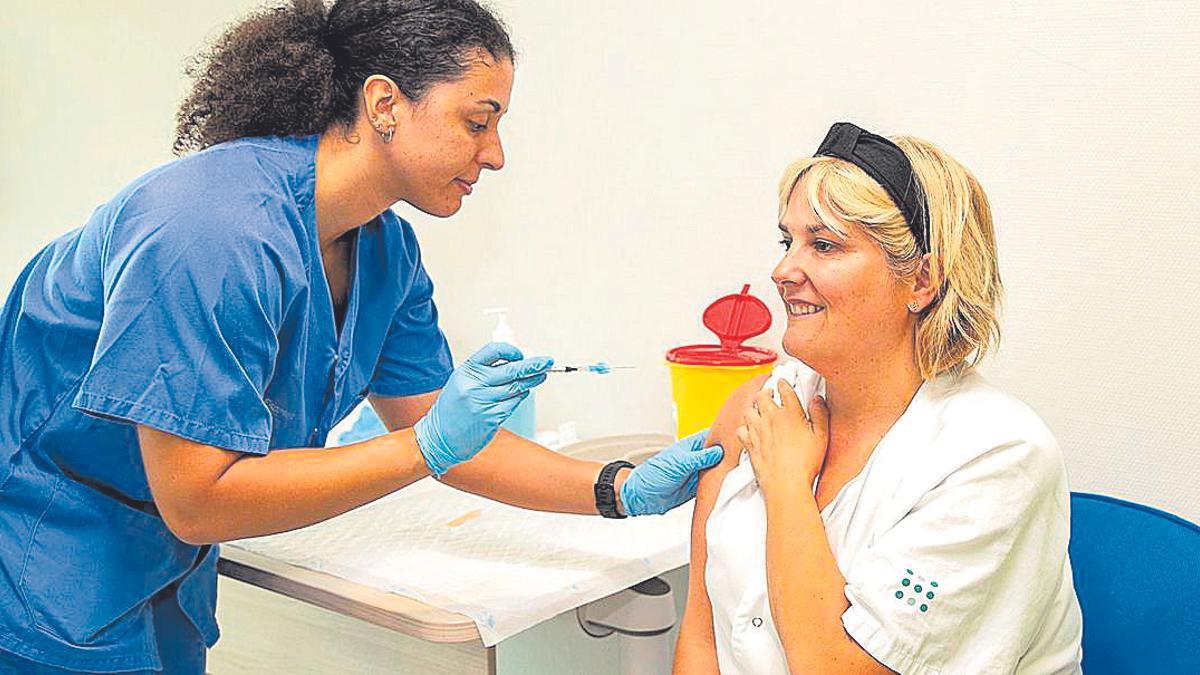 Solo el 41% de los sanitarios de Málaga se han vacunado contra la gripe