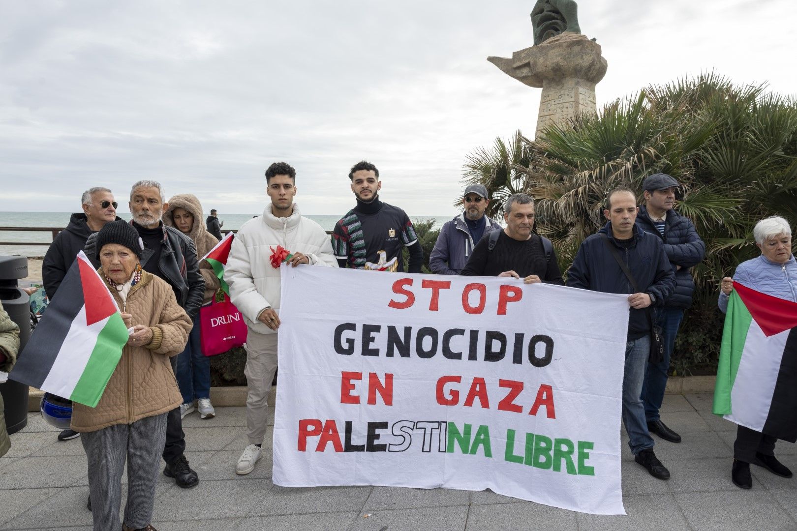 Una concentración en Torrevieja reclama "parar el genocidio en Gaza"