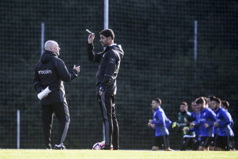 Entrenamiento a puerta cerrada del Real Oviedo en El Requexón