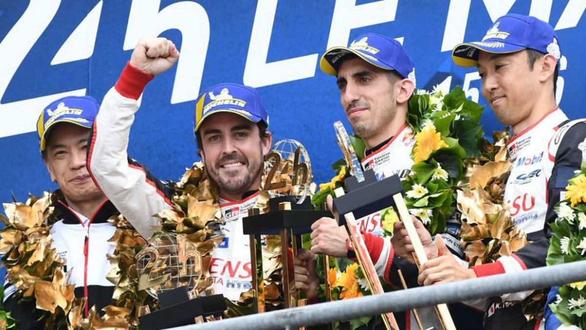 Fernando Alonso celebra su victoria en Le Mans con Toyotaa Gazoo Racing