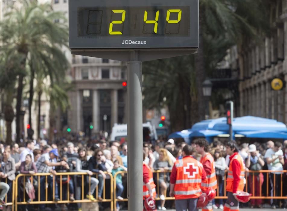 Búscate en la mascletà