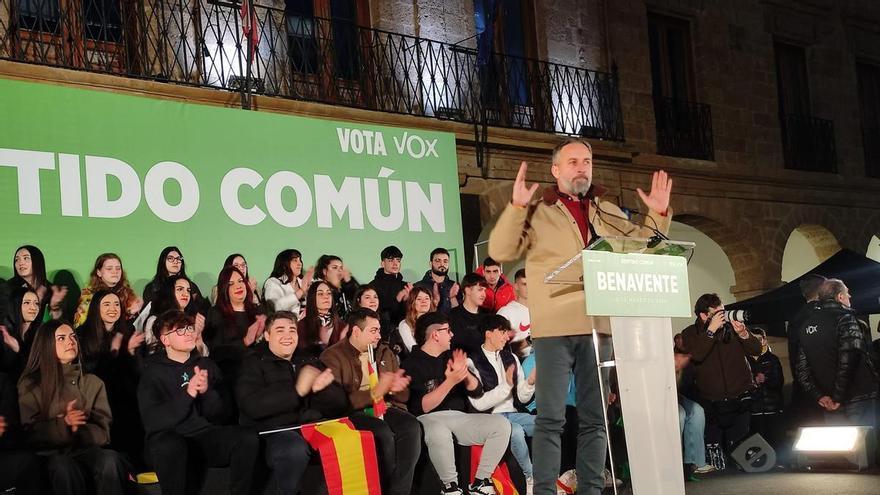 Abascal advierte a Mañueco que "no tenemos ninguna obligación histórica con el PP"