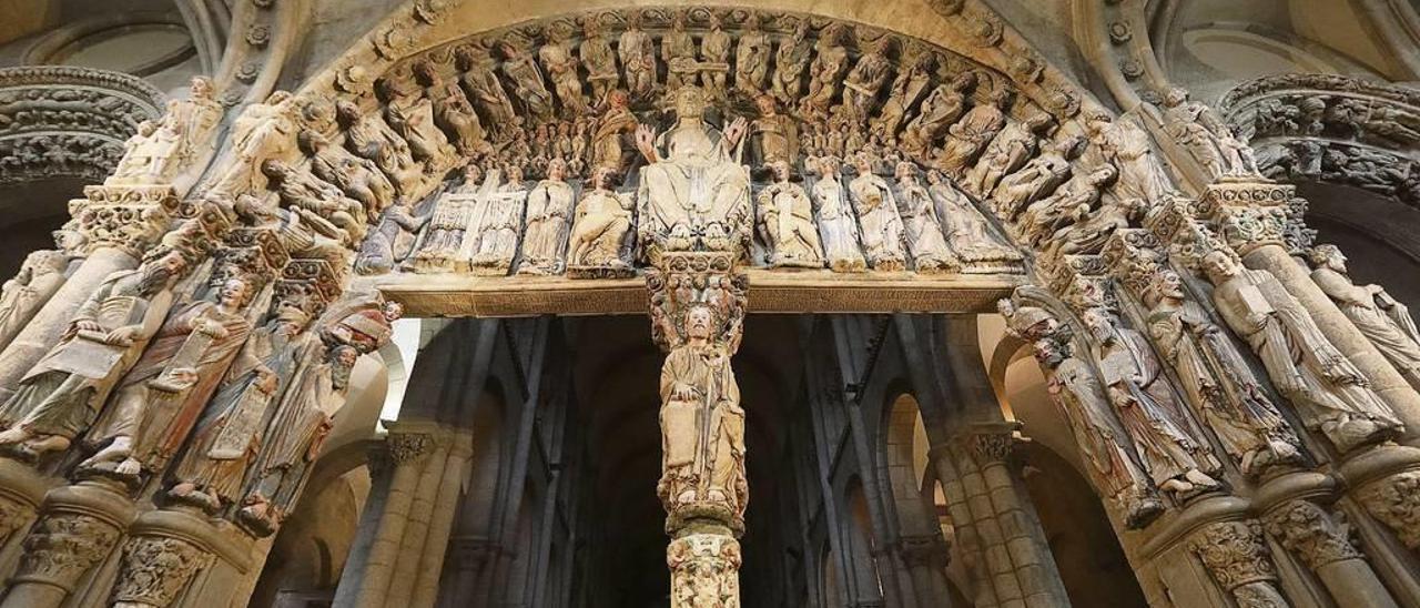 Diferentes aspectos do Pórtico da Gloria (catedral de Santiago de Compostela) logo da recente restauración. // FOTOS: XOÁN ÁLVAREZ