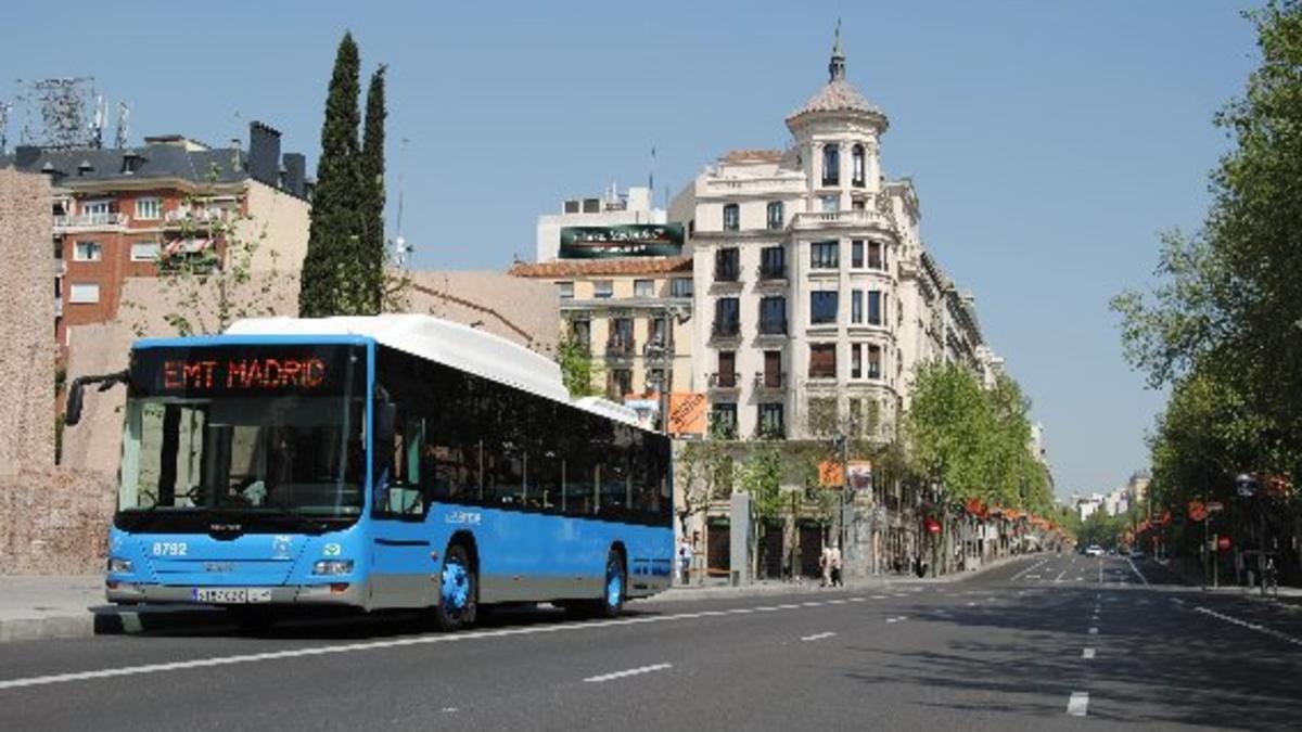 Un autobús de la EMT