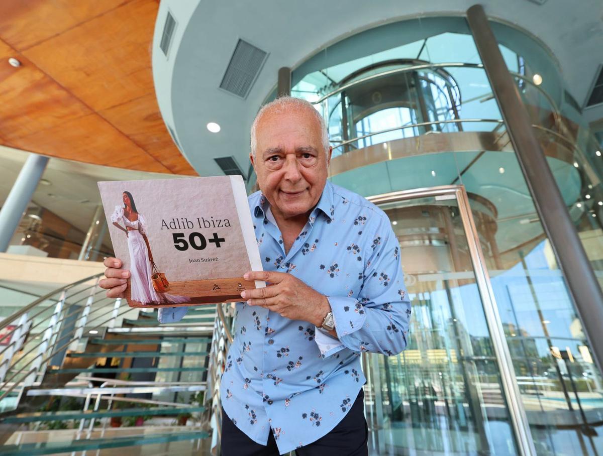 Un libro celebra los más de 50 años de encajes y algodón de Adlib