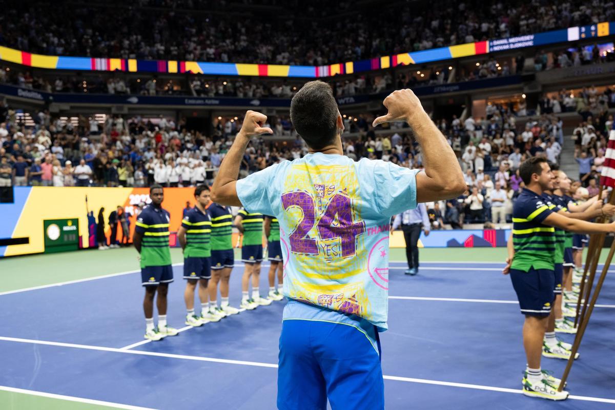 Djokovic, con una camiseta homenaje a Kobe Bryant tras ganar el US OPEN.