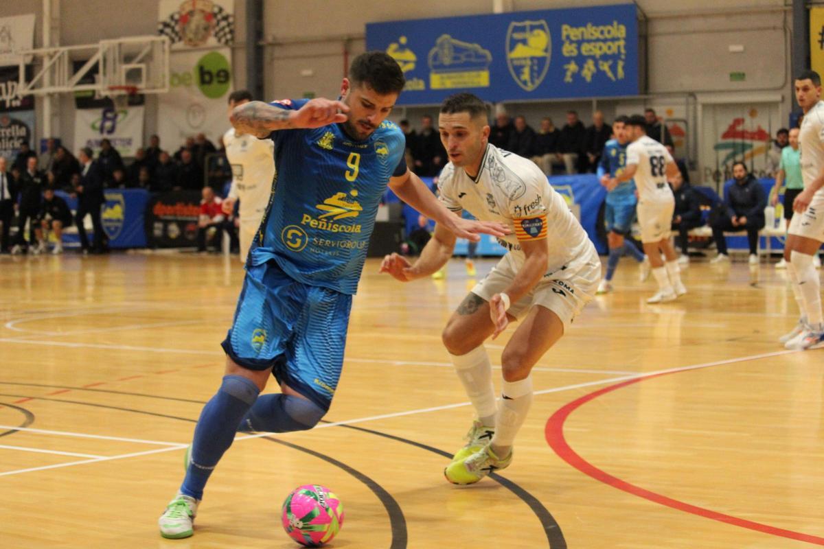 Juanqui contribuyó a que el Servigroup Peñíscola se lleve una locura de derbi contra el Alzira.