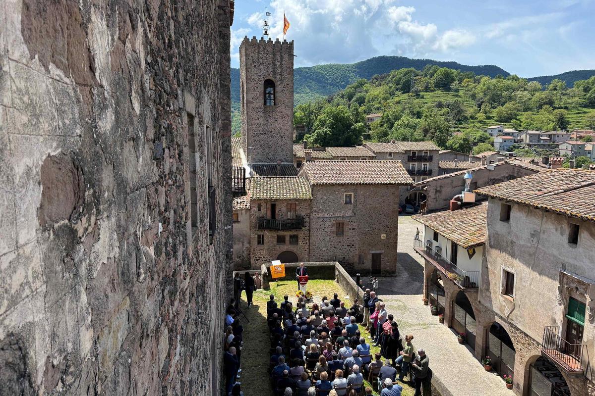 Les fotos del castell de Santa Pau