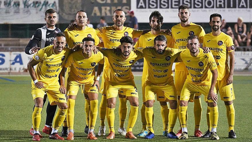 Un onze titular de l&#039;Olot d&#039;aquesta pretemporada al camp del Banyoles.